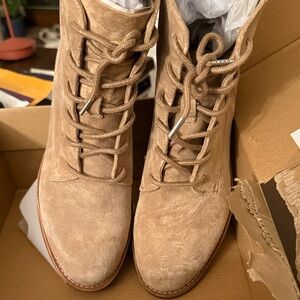Sofft Desert Combat Lace-Up Boots